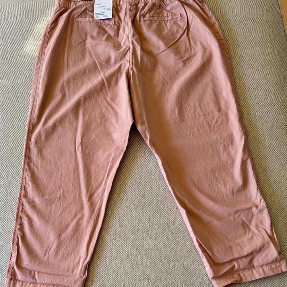 Women's Casual Pink Capris - Picture 3 of 7